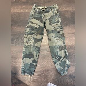 Wrangler camo print pants, kids 8 slim